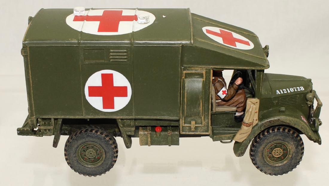 King & Country #FOB040 Austin K2 Ambulance (1 of 3)