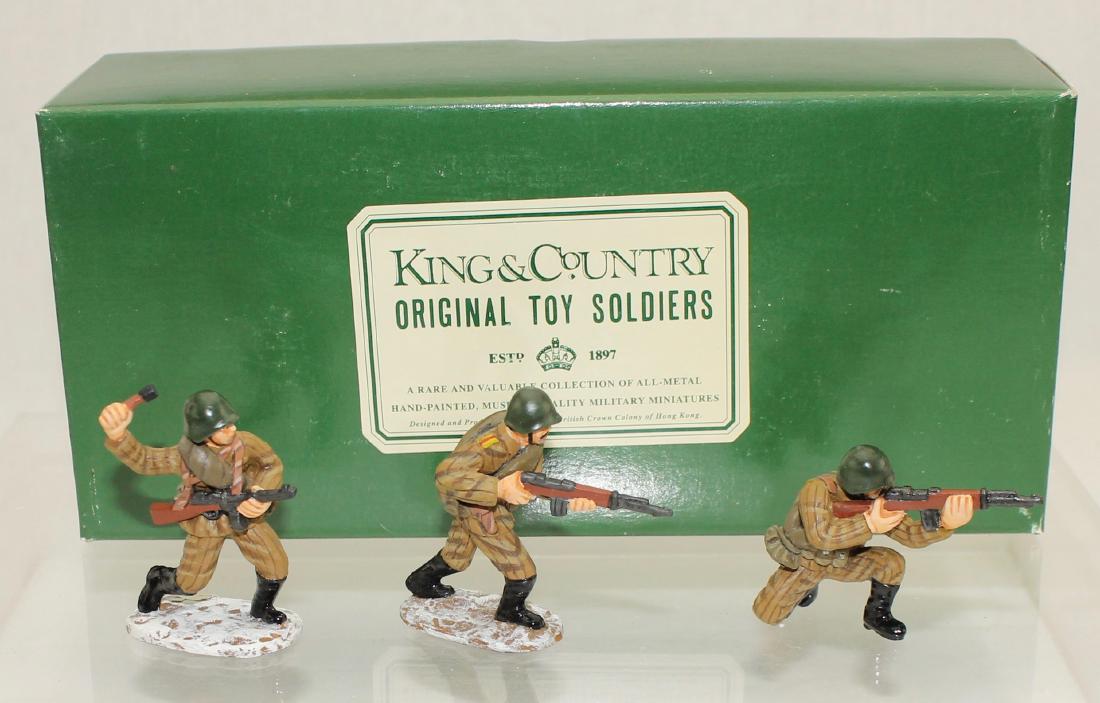 King & Country #RA006 Russian Infantry (1 of 1)