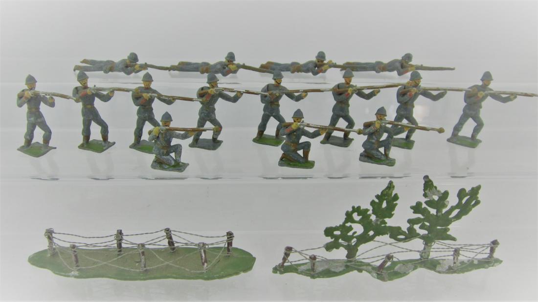 Heyde 48mm Size 2 French Poilus Assaulting. (1 of 1)