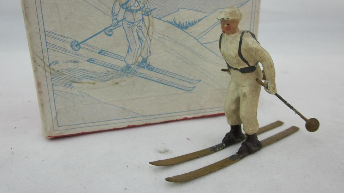 Britains Set #2037 Single Ski Trooper. (1 of 1)