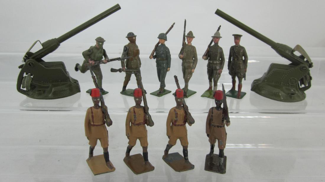 Britains Khaki Men & Equipment Assortment. (1 of 1)
