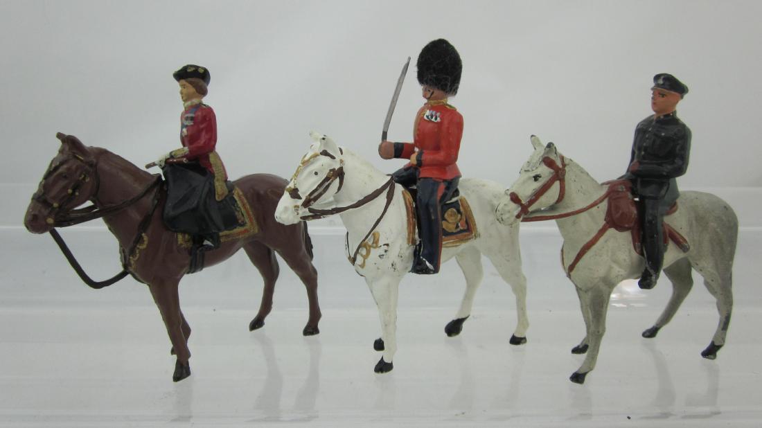 Timpo Mounted Queen, Policeman & Guard. (1 of 1)