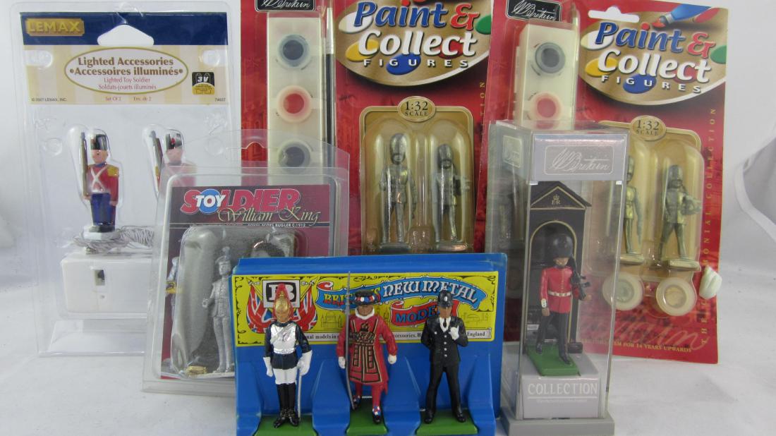 Britains Set #8201 Single Scots Guard & Others. (1 of 1)