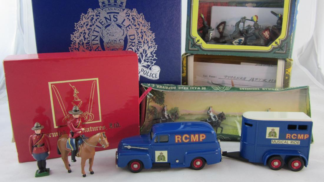 Warwick Miniatures Set, Canadian Mounties. (1 of 1)