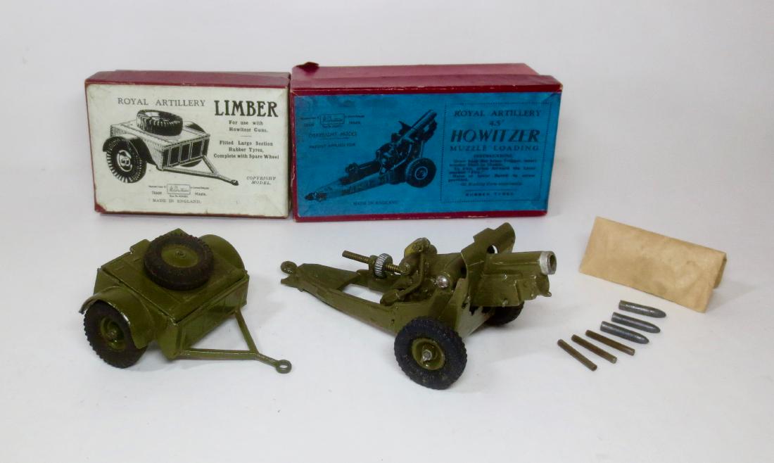Britains #1725 &1726 4.5" Howitzer & Limber (1 of 1)