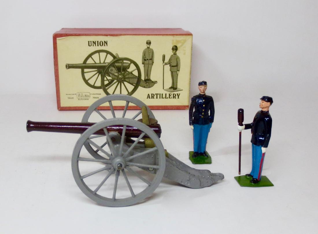 Britains #2057 Union Artillery: Britains American Civil War 1862, Union Artillery. Post war in Illustrated box. 3 pieces. Excellent condition, Box excellent (with a bit of wear on the bottom).