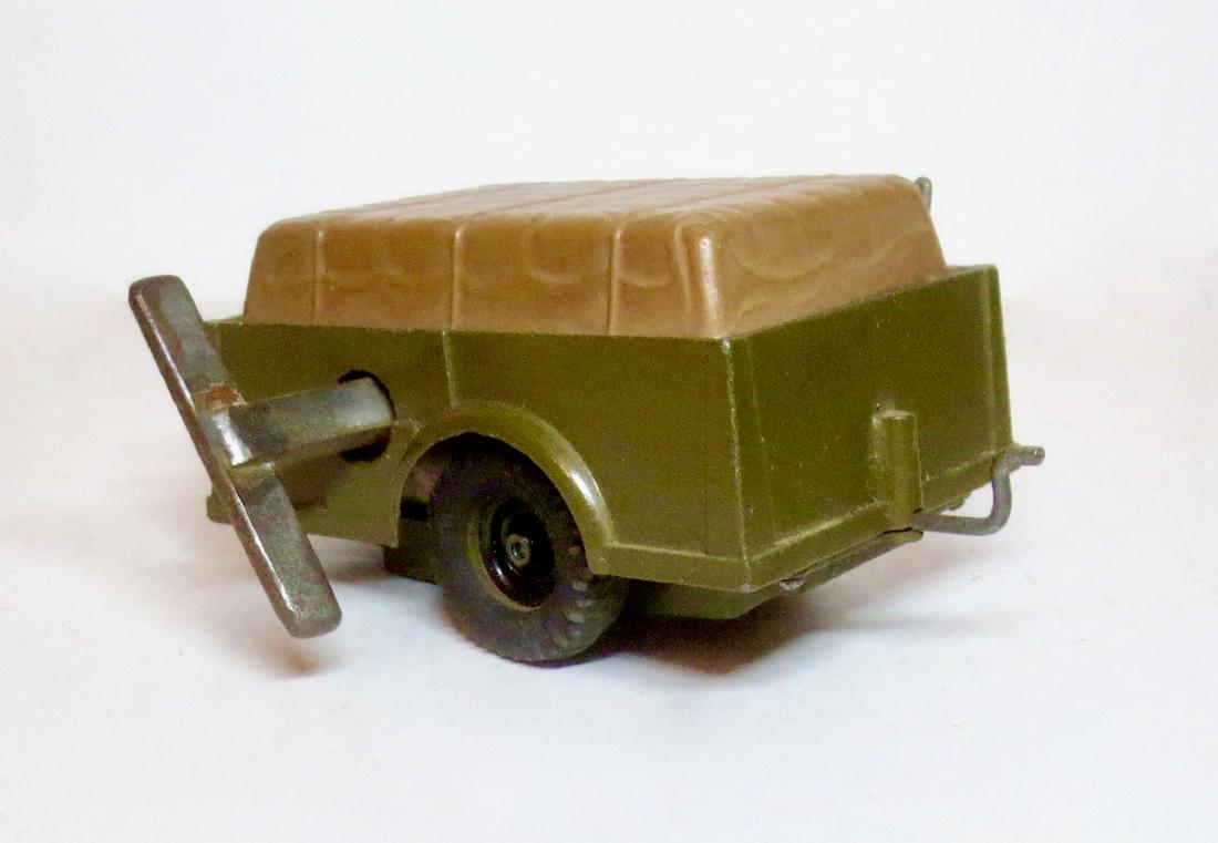 Britains #2041 Clockwork Wind-up Trailer (1 of 1)