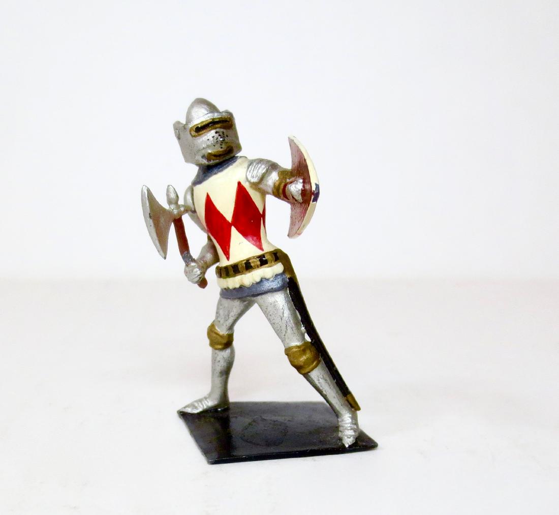 Courtenay William Montacute Erle of Salisbury: Position 9 Courtenay William Montacute Erle of Salisbury with Battle Axe and visor that raises up and down. Black base with gold lettering. Signed by Richard Courtenay on the bottom of base. 1 piece. 