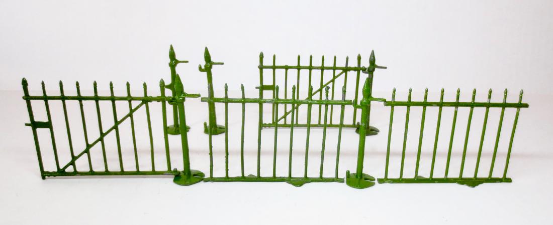 Britains Uncommon Zoo Fence Gates & Posts (1 of 1)