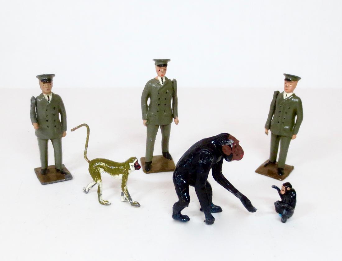 Britains Zoo Keepers & Monkeys (1 of 1)
