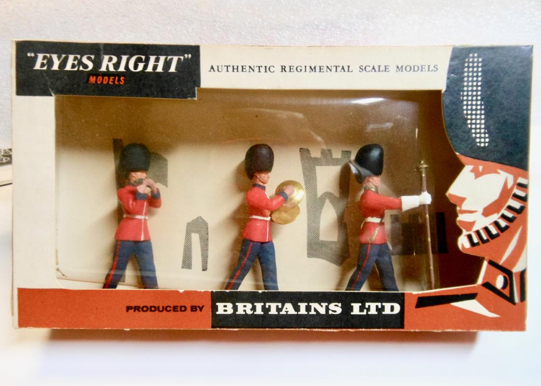 Britains #4243 RARE Eyes Right Half Set (1 of 1)