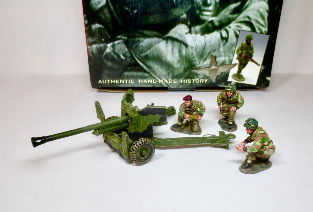 King & Country #MG019 Anti Tank Gun: King and Country 6 Pounder Anti Tank Gun with Paratroopers. Retired. 4 pieces. Excellent condition. Box excellent.