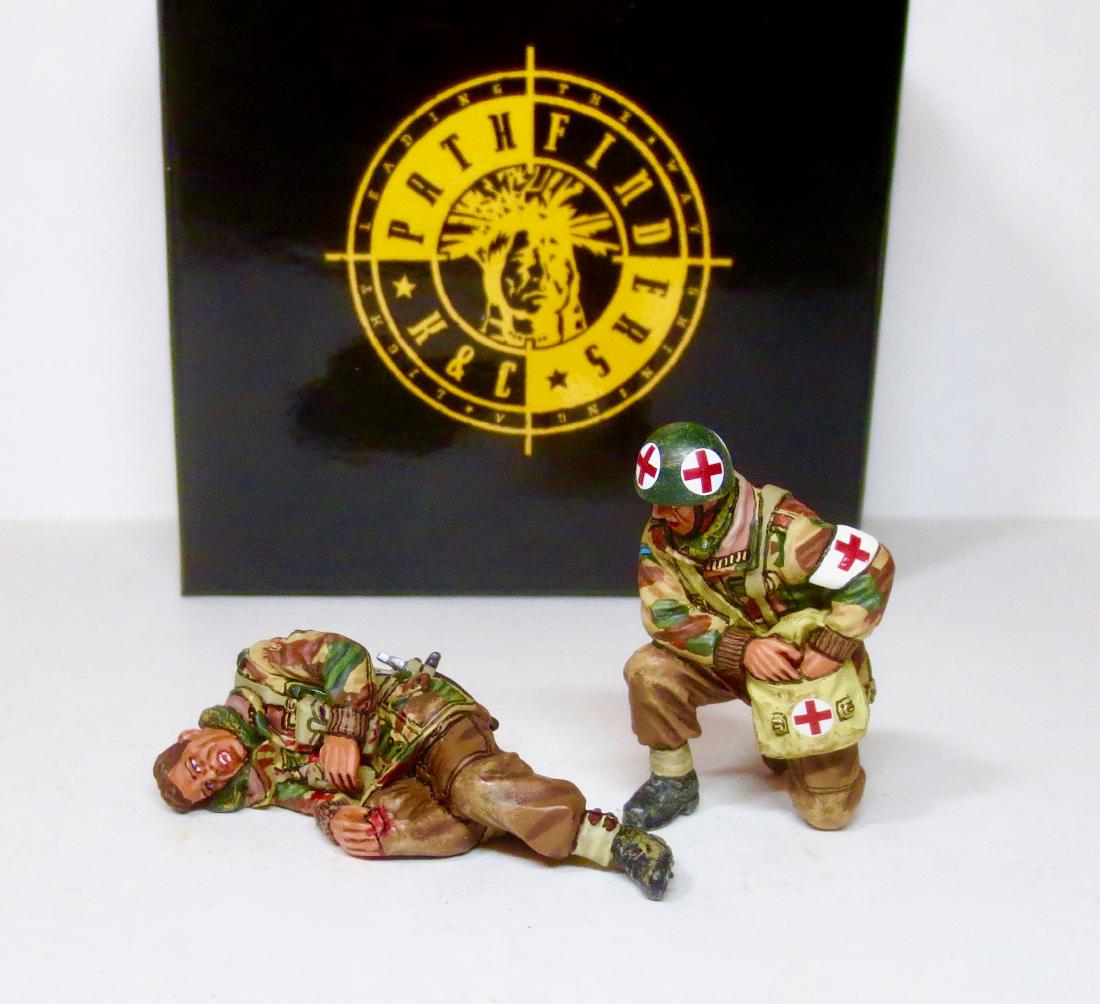 King & Country #MG056(P) "Medic & Wounded Para" (1 of 1)