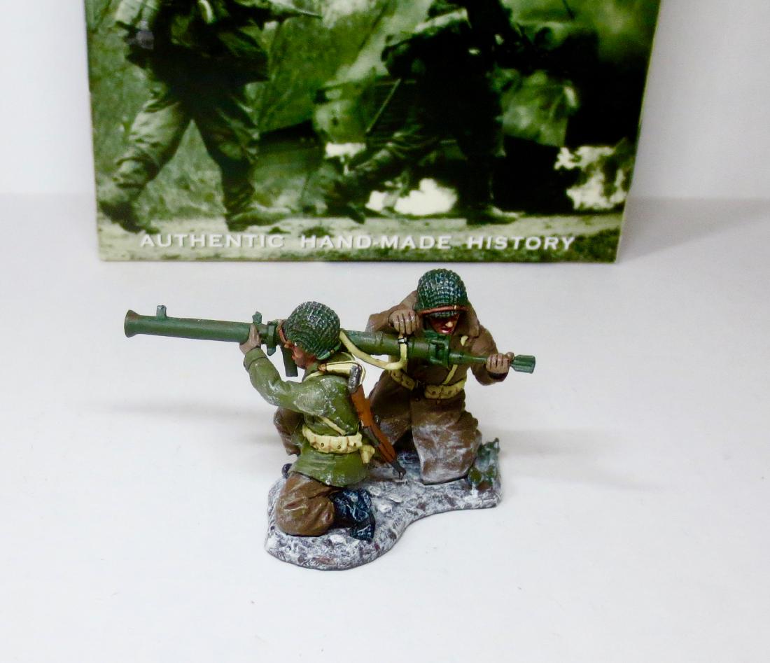 King & Country #BBA021 Winter Bazooka Team (1 of 1)