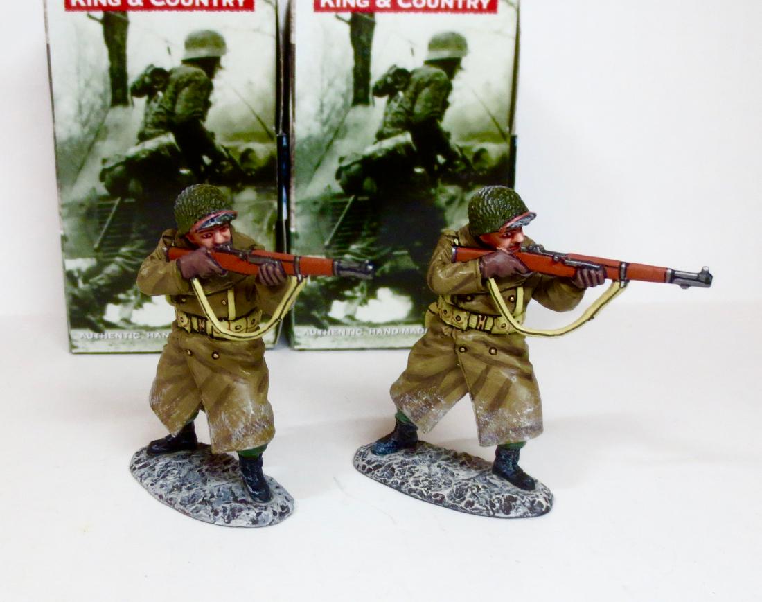 King & Country #BBA062: King & Country Two Battle of the Bulge Soldiers Standing Firing Rifles. Retired. 2 pieces. Excellent condition. Boxes excellent.