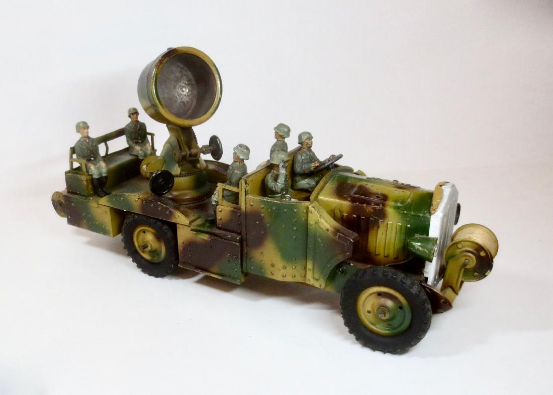 Hausser Tin Searchlight Truck & German Soldiers (1 of 1)