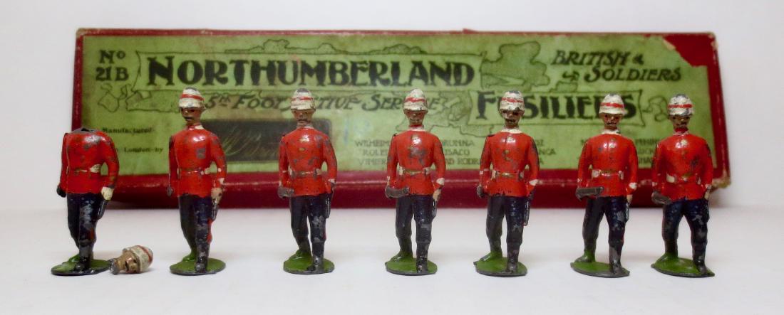 Britains #21B RARE Northumberland Fusiliers (1 of 1)