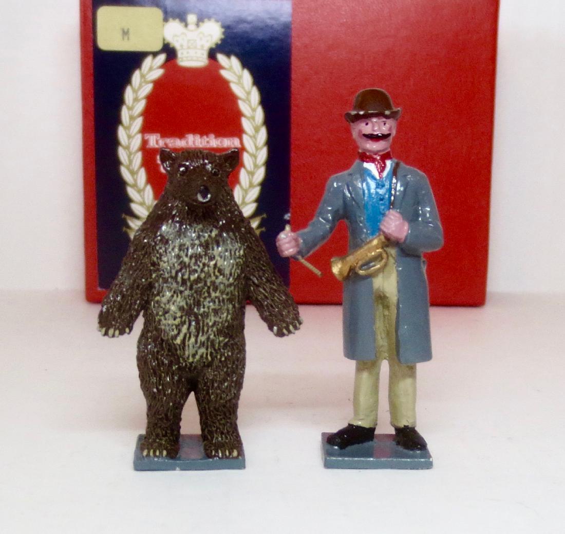 Tradition #V9 "Victorian Life" Performing Bear: 2 pieces. Excellent condition. Box excellent.