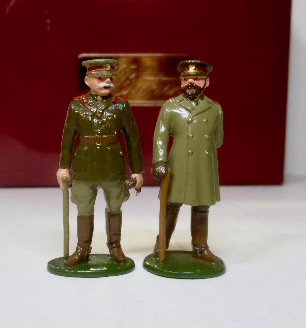 Britains #4149 King George V & Earl Kitchener: 2 pieces. Excellent condition. Box very good.
