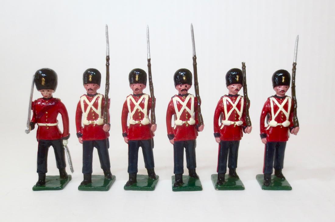 Blenheim #B30 Royal Welch Fusiliers: 6 pieces. Excellent to good condition (one missing bayonet). Unboxed.