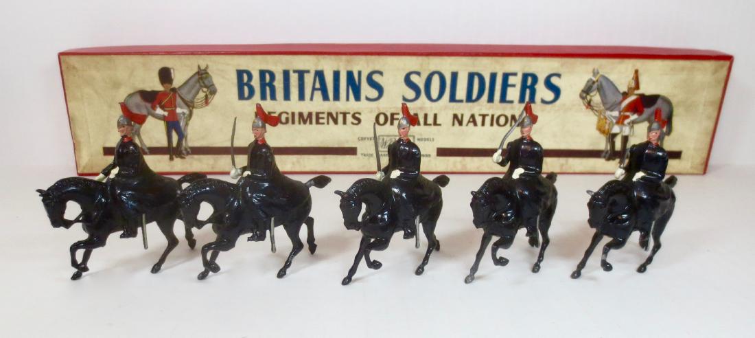 Britains #1343 The Horse Guards: In Winter Overcoats. Post war with R.O.A.N. box. Excellent to very good condition (one broken sword). Box very good (missing inner tie card). 5 pieces.