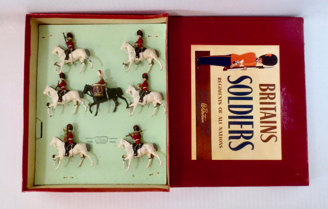 Britains #9312 Band Royal Scots Greys: Post war retied in R.O.A.N. box. 7 pieces. Excellent condition (just a bit of paint wear). Box excellent.