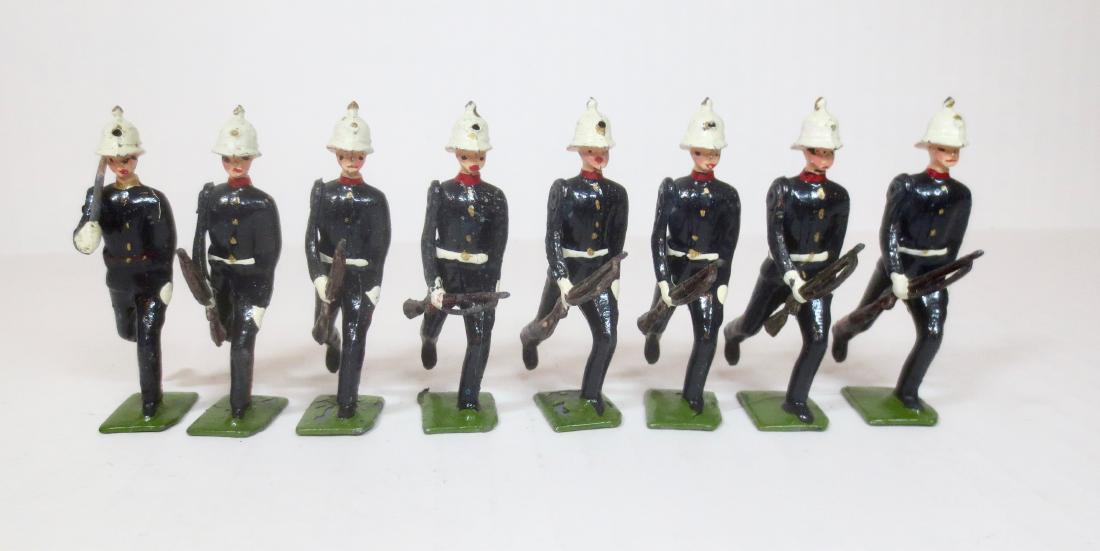 Britains From #1284 Royal Marines: Post war. Running at trail. 8 pieces. Excellent condition. Unboxed.