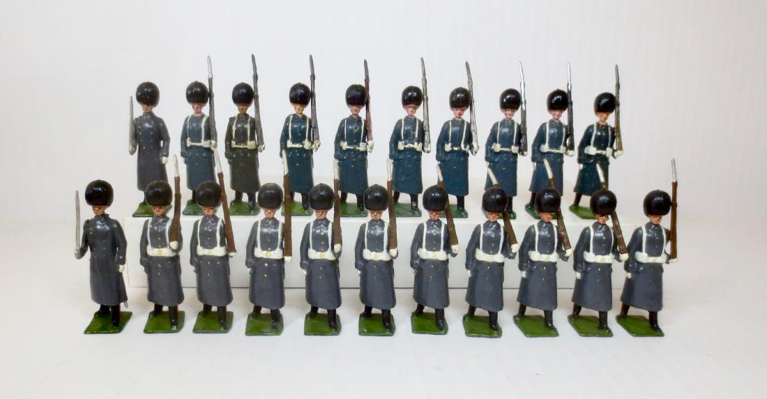 Britains From #312 Grenadier Guards Winter Coats (1 of 1)