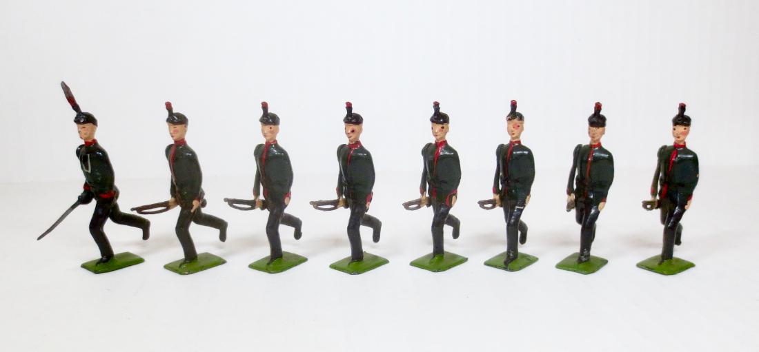 Britains #2072 King's Royal Rifle Corps: Running at Trail. Post war. 8 pieces. Excellent condition. Unboxed.