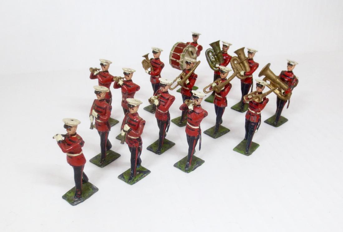 Britains From #2014 U.S. Marine Corps Band: Post war. 15 pieces. Good condition (with paint loss, mainly on bases). Unboxed.