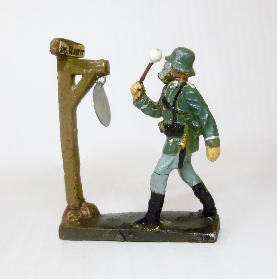 Lineol RARE German Soldier with Gas Gong (1 of 1)