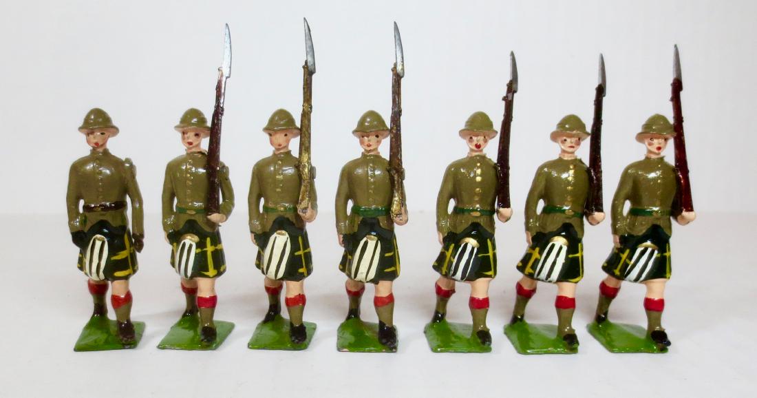 Britains #1901 South Africa Capetown Highlanders: Post war. 7 pieces. Excellent condition (mismatched paint). Unboxed.