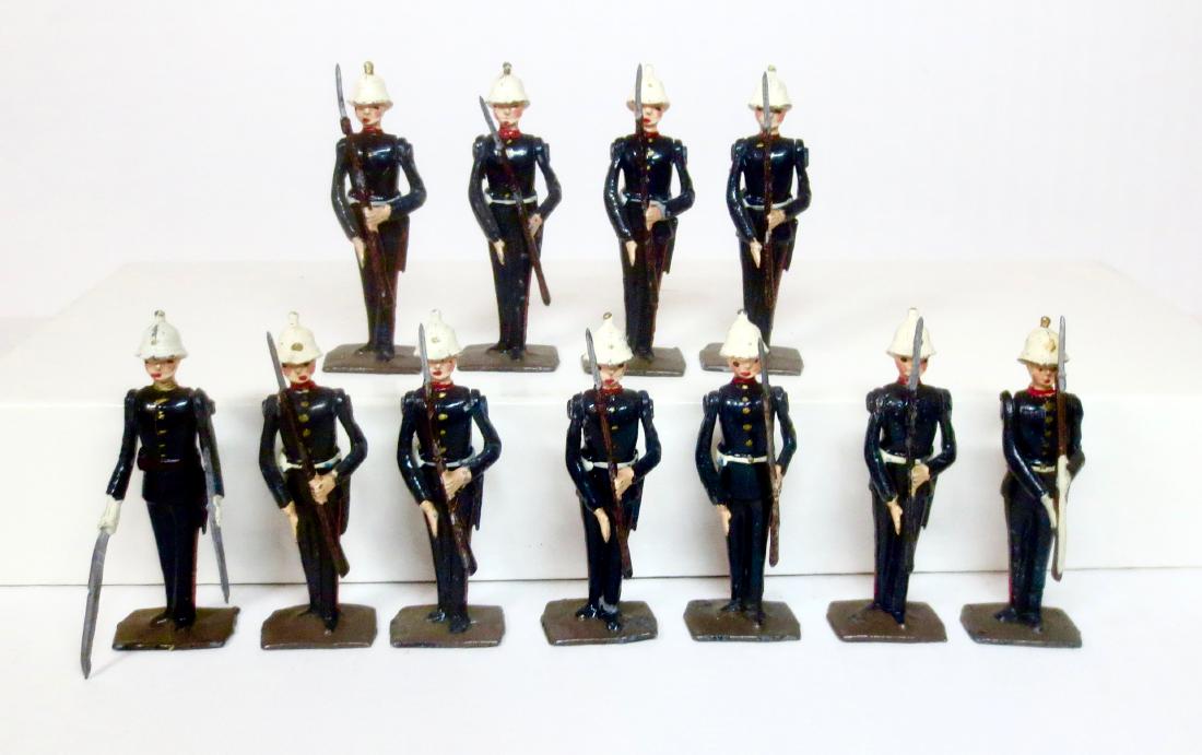 Britains From Set #2071 Royal Marines Present Arms: Post war. 11 pieces (4 extra). Excellent condition. Unboxed.