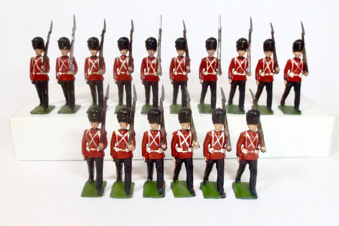 Britains From #74 Royal Welch Fusiliers: Post war. 16 pieces. Excellent to very good condition (mismatched paint). Unboxed.