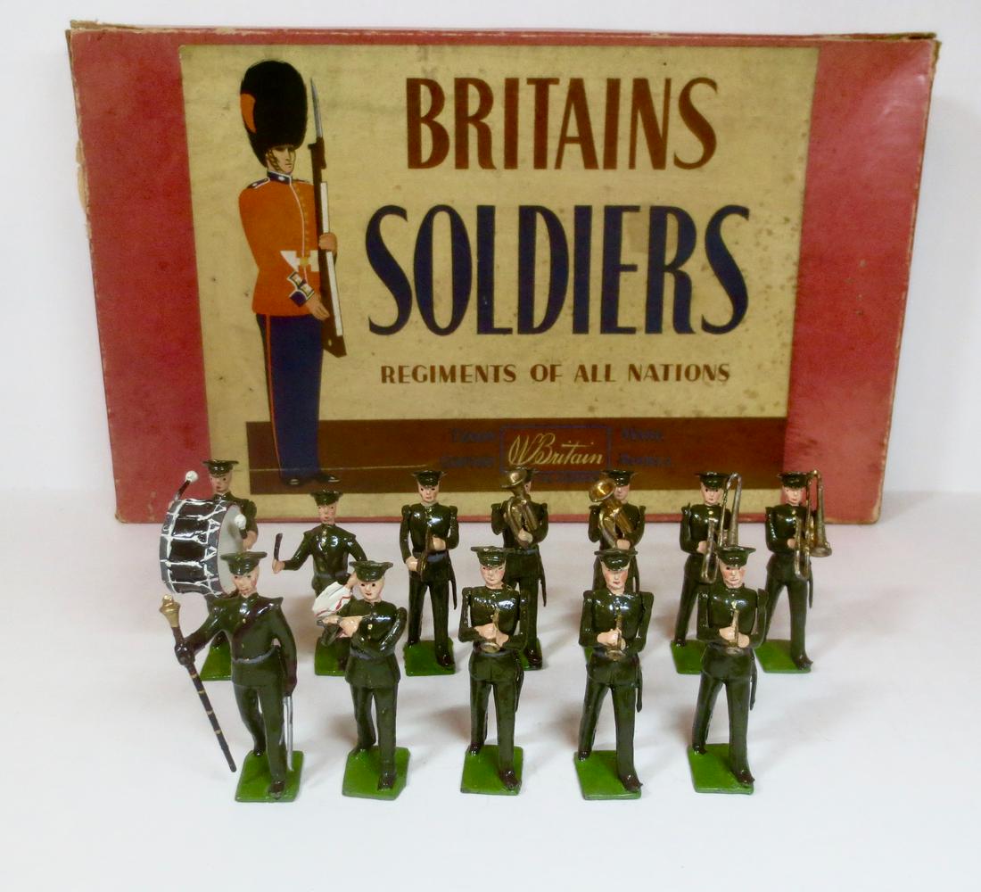 Britains #1301 U.S.A. Military Band: Active Service Dress. Post war in ROAN box. 12 pieces. Excellent condition. Box very good (faded top and 2 corner splits).