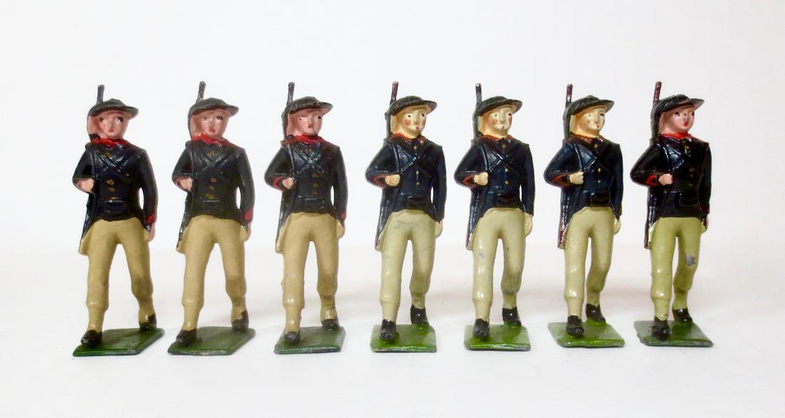 Britains From #169 Italian Bersagliere: Italian Bersagliere. Post war. 7 pieces. Excellent to very good condition (mismatched paint). Unboxed.