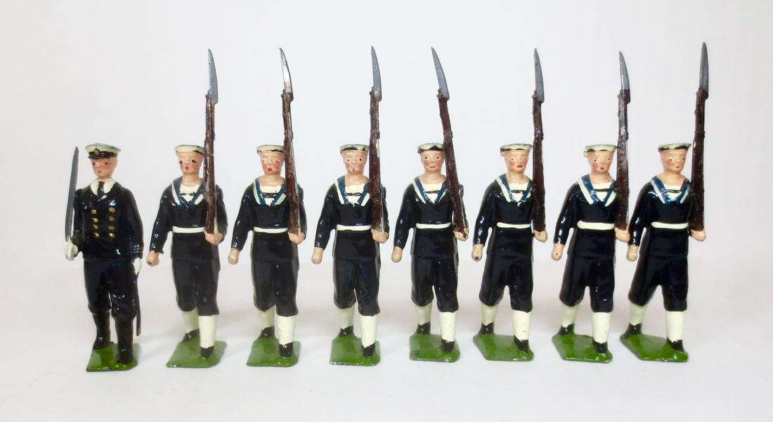 Britains #2080 Royal Navy: British Royal Navy, marching at the slope with officer. Post war, circa 1953-1960. 8 pieces. Excellent condition. Unboxed.