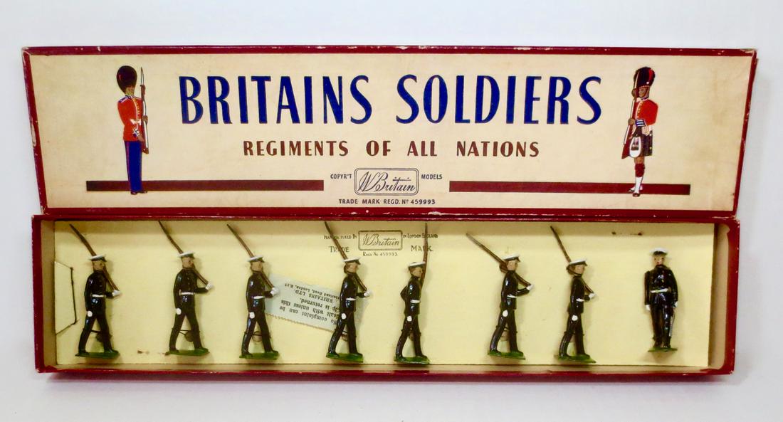 Britains #1835 Argentine Naval Cadets: Argentine Naval Cadets. Post war, restrung in ROAN box. 8 pieces. Excellent condition. Box very good (some minor stains on top label).