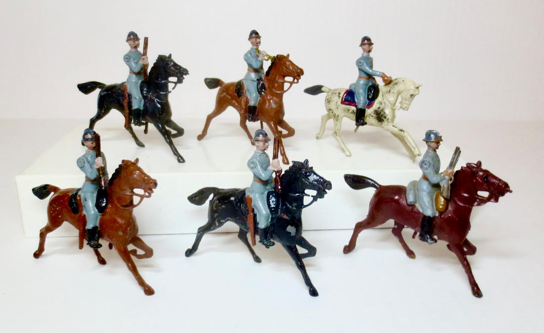 Britains RARE Paris Office French Cavalry: RARE Paris Office French Cavalry with Carbines, Bugler and Officer. Excellent to very good condition (officer missing sword). Unboxed.