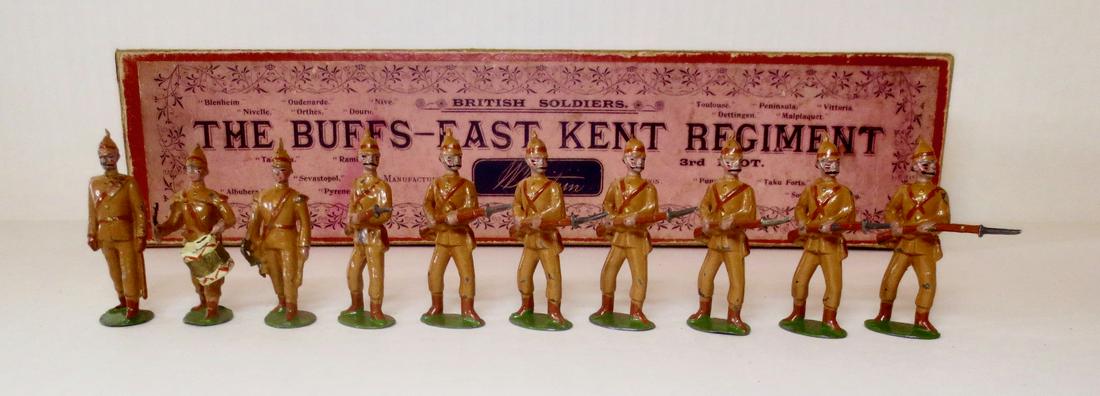 Britains RARE #16 The Buffs East Kent Regt.: The Buffs - East Kent Regiment, 3rd Foot. Extremely rare Boer War set, with oval bases (khaki version). Circa 1904. 10 pieces. Excellent condition. Box very good (some surface wear and missing inner c
