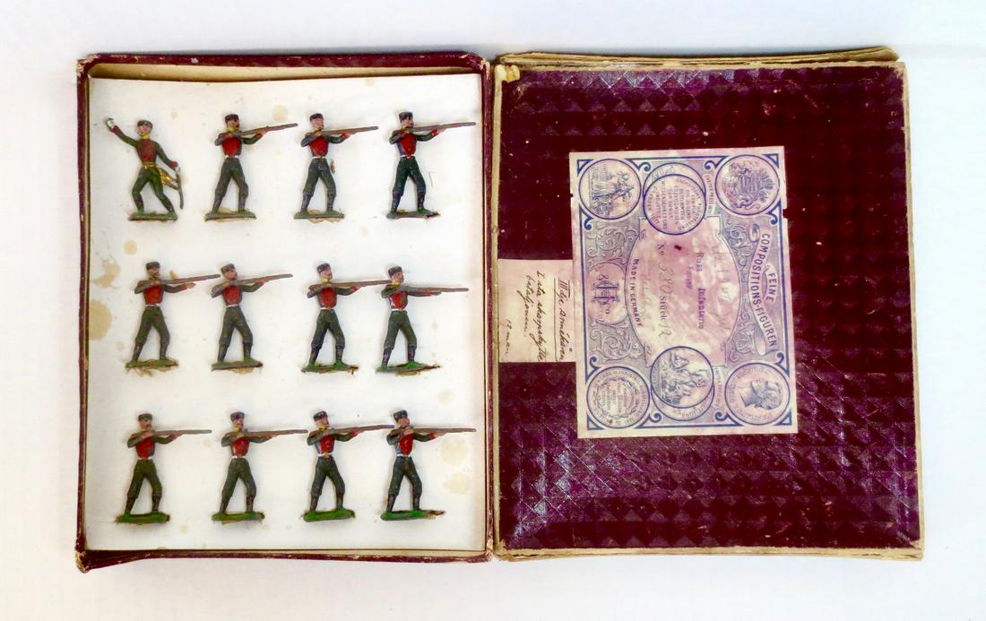 Heyde Russian Infantry Boxed Set: Russian Infantry in action. 48 mm scale. 12 pieces. Excellent to very good condition. Box good (top corner and side splits).