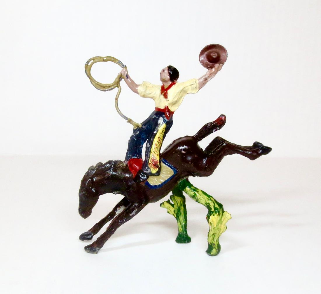 G. Munkle RARE Rodeo Cowboy on Bucking Horse: Scarce Cowboy on Bucking Horse. 1 piece. Very good condition. Unboxed.
