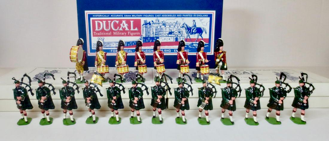 Ducal #170S The Argyll & Sutherland Band: The Argyll & Sutherland Highlanders Pipes & Drums Band, three boxed set. 21 pieces. Excellent condition. Boxes very good.