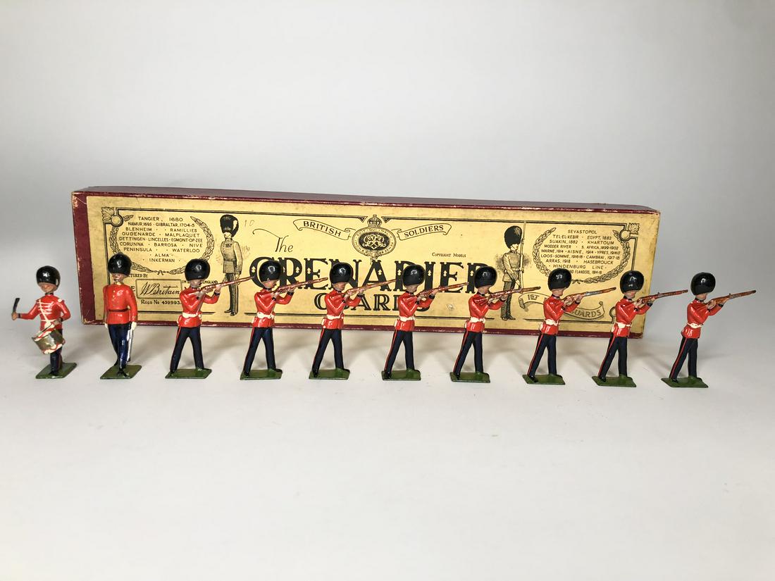 Britains Set #34 Grenadier Guards Firing (1 of 1)