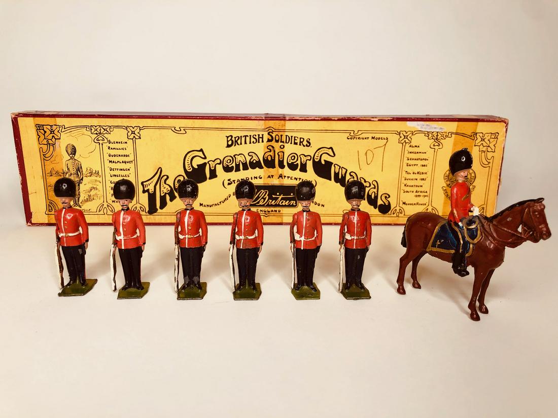 Britains Set #111 Grenadiers Guards at Attention (1 of 1)
