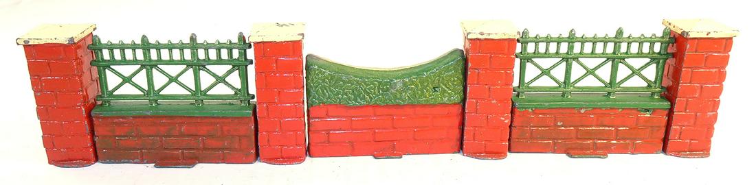 Taylor & Barrett Brick Wall: 7 pieces, condition Excellent
