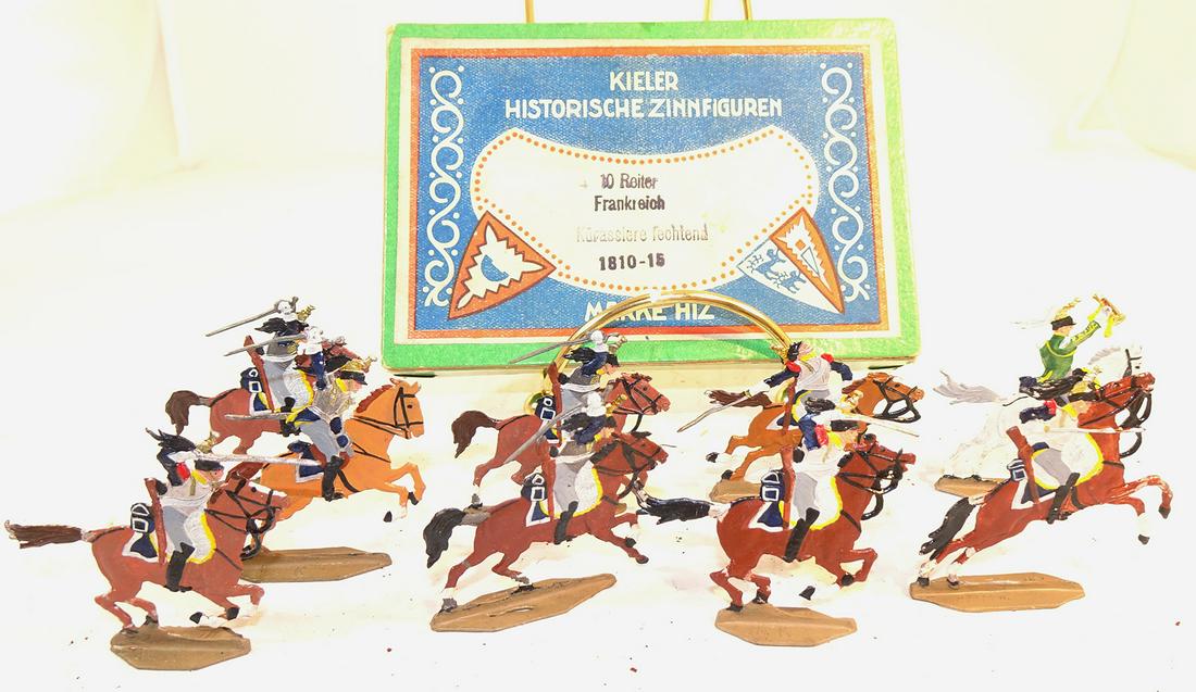 Kieler Flats Cavalry Frankreich: "Kurassiere fectend", 1810-1815, 30mm, 9 figures (1 missing), Excellent condition in Very Good box