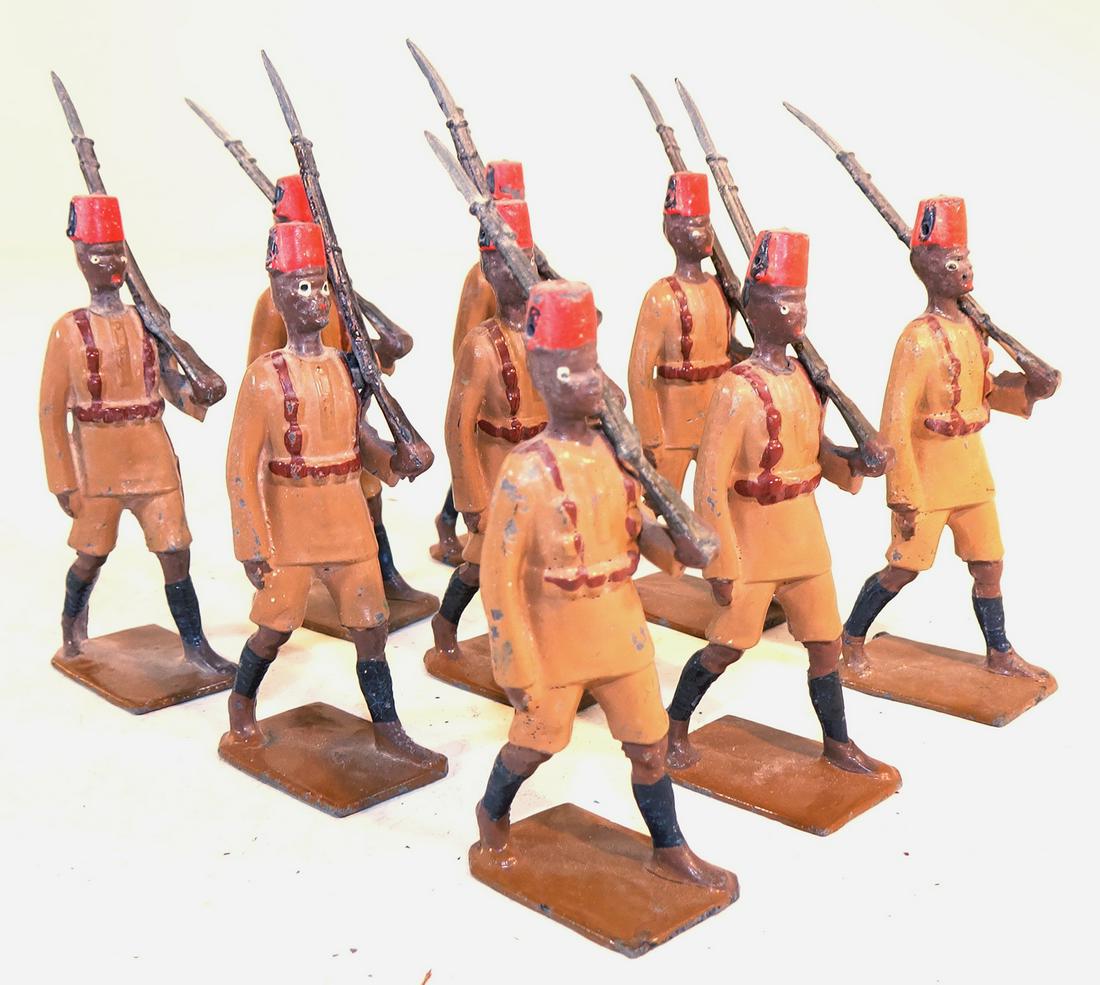 Britains From Set #225 King's African Rifles: 9 figures, 2 arms loose, condition Excellent