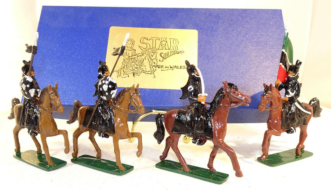 Star #31A&B Cavalry: 4 pieces, solidcast, Excellent in Excellent box