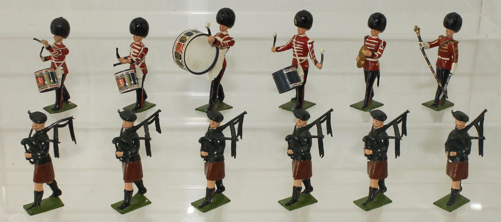 Britains Set #2096 Irish Guards Band (1 of 2)